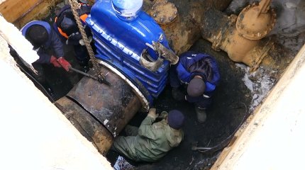 Три микрорайона остались без воды из-за порыва трубы в Петропавловске