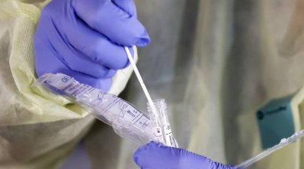 Коронавирус все еще среди нас: 1700 казахстанцев лечатся от COVID-19