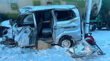 Ақмола облысында автокөлік жүк пойызына соғылып, 3 адам қаза тапты