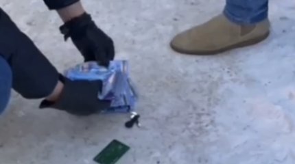 Работал на мошенников: костанайца задержали с деньгами