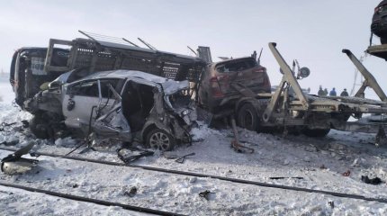 Автовоз и поезд столкнулись в Актюбинской области
