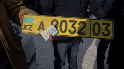 Владельцы "праворулек" и машин-"конструкторов" пожаловались на проблемы с легализацией