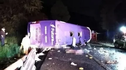 Мексикада автобус апатынан 17 адам қаза тапты