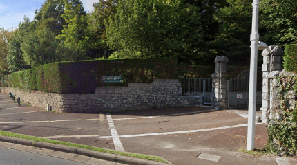 Францияда оқушы сабақ үстінде мұғалімді өлтірді