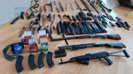 Трости со скрытыми клинками: оружие по законспирированным каналам поставляли в Алматы