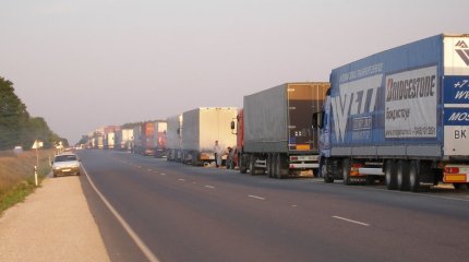 Сотни казахстанских дальнобойщиков застряли на территории Польши