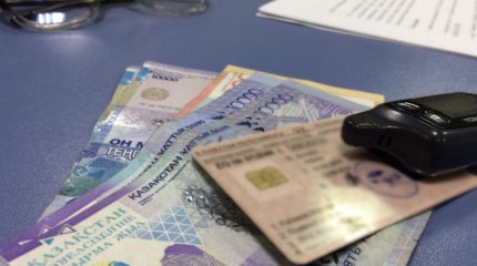 Обман на обмане: жительница Усть-Каменогорска купила права у мошенника