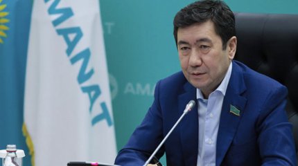 "Стали ближе к народу, вышли из уютных кабинетов", - Е.Кошанов о работе партии AMANAT