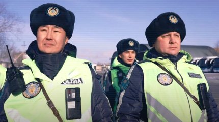 Казахстанские полицейские больше не смогут отключать свои жетоны