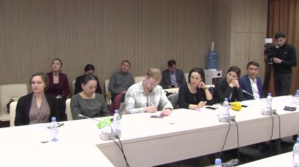 12 тысяч казахстанцев получат смс от министерства труда