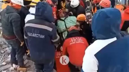 Түркияда қазақстандық құтқарушылар үйінді астынан 3 адамды аман алып шықты