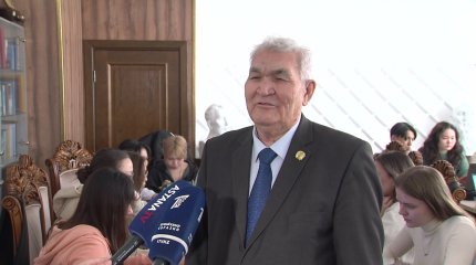 Жандарбек Мәлібеков қазақстандықтарға жүрекжарды тілегін жеткізді