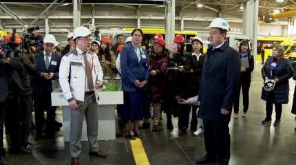 Смаилов проверил на безопасность школьные автобусы в Алматы