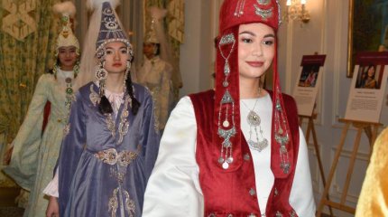 Жителям Парижа показали казахскую культуру