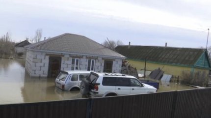 В подтопленном поселке Актюбинской области объявили режим ЧС