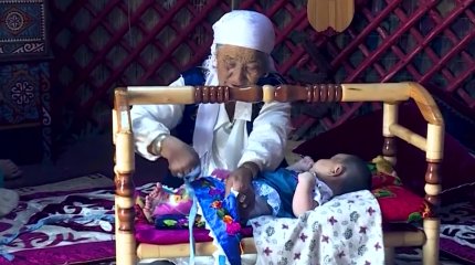 «Бесікте тербелген баланың ми талшықтары жақсы қалыптасады», - көпбалалы ана