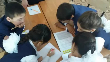 Ауыл оқушылары сыныптасының жағдайын ойлап, көз протезін жасап шықты