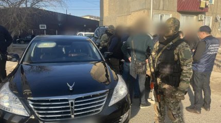 Приверженец деструктивного течения занимался контрабандой авто из России