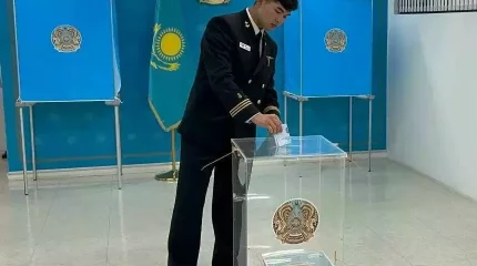 Оңтүстік Кореядағы ҚР азаматы курсант Асанов Ельнур бірінші болып дауыс берді