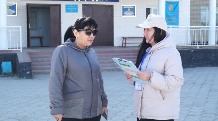 Атырауда «Еxitpoll» өкілдері сауалнама жүргізіп жатыр