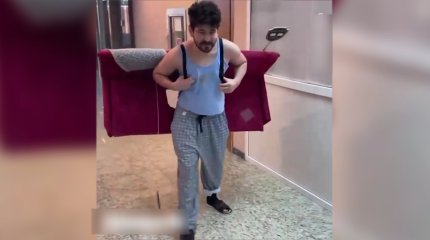 Черепашки ниндзя и человек-диван: каких необычных персонажей заметили на избирательных участках