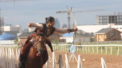 Не раз носила гипс: девочка-джигит из Атырау рассказала о любви к конному спорту