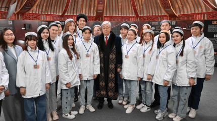 Президент мерекелік іс-шарада «Жүрек жылуы» қайырымдылық акциясына қатысты