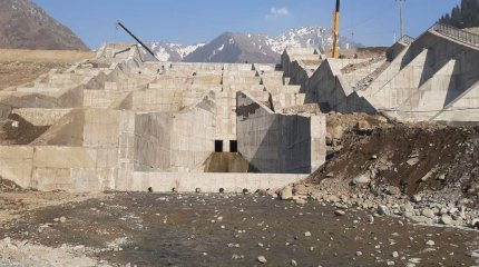 Спасёт ли "Аюсай"?: селезащитную плотину в Алматы достроили на 89%
