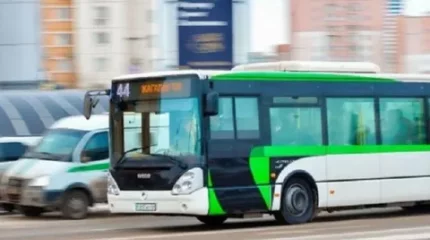 Астанада кейбір автобустар бір ай тегін жүреді