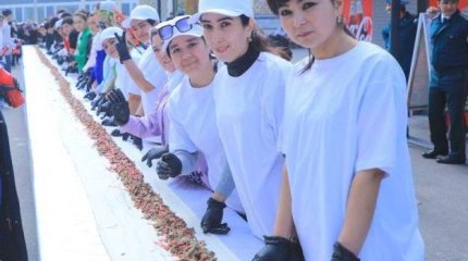 Самый большой донер приготовили в Узбекистане