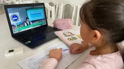 Атырауда бес мектептің оқушылары төртінші тоқсандағы сабақты онлайн оқиды