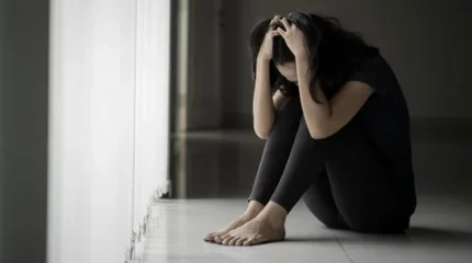 Шымкентте ұландықтар өзін өлтірмек болған әйелді құтқарып қалды