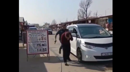 Не поделили дорогу: один водитель выстрелил в лицо другому в Алматы