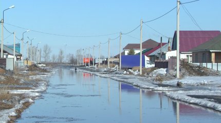 Посёлок под Астаной заливает из-за неправильного проекта дороги