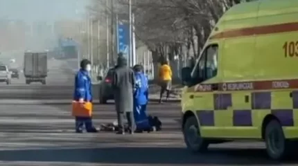 Экскаватор жүргізушісі зейнеткерді қағып кетті