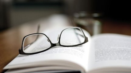 Елордада сатирик Көпен Әмірбектің бес томдық шығармалар жинағы таныстырылды