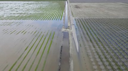 Шок-кадры: под воду ушли тысячи гектаров посевов и дорог в США