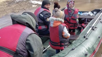 Больше 100 человек эвакуировали в Актобе из-за паводка