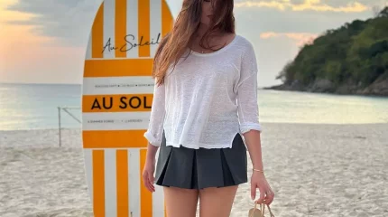 Баян Алагөзованың қысқа көйлек киген кіші қызы жұртты тамсандырды