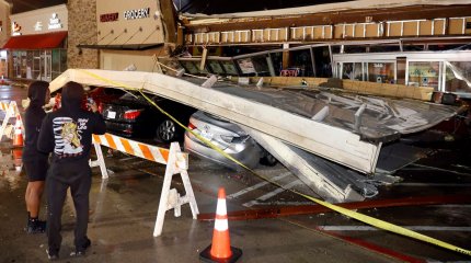 12 человек погибли из-за торнадо в США