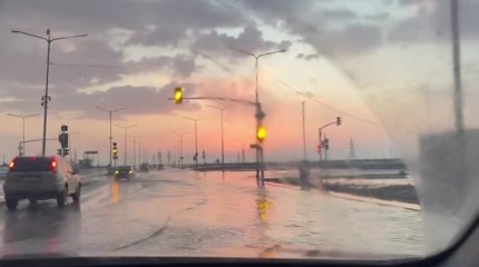 Улицы Астаны затопило после обильного дождя и таяния снега