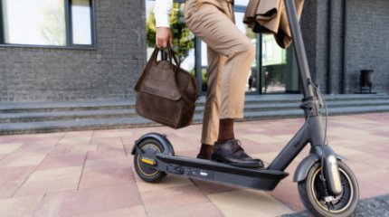 Париж тұрғындары электрлі самокатты жалға беру мәселесін дауысқа салмақ