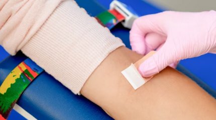 Скотч вместо пластыря используют в онкобольнице Актобе