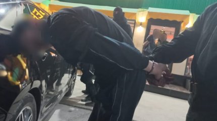 Пышақпен қорқытып, 5 млн теңге бопсалаған күдіктілер ұсталды