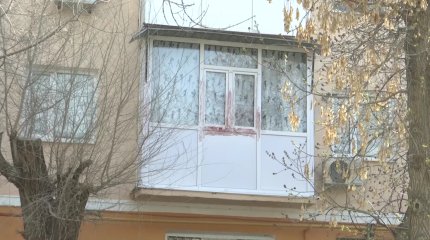 Подозреваемого в жестоком убийстве матери и сына задержали в Актобе