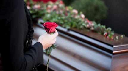 Дорого умирать: похороны сильно подорожали в Казахстане