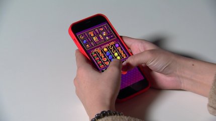 Депутаттар қаржы пирамидаларын, онлайн казиноларды жарнамалағандарды заңмен қудалауды сұрады