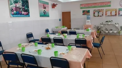 "Ауырып құсады". Ақмола облысында ата-аналар оқушылар тамақ қалдығын ішіп жүргенін айтты