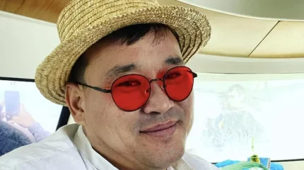 "Тоқтар аға, құлынымды беріңізші": Қанат Әлжаппаров танымал әншіден уәде етілген жылқысын сұрады