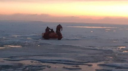 Зайсан көлінде суға батып бара жатқан балықшылар құтқарылды